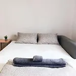 Renovated And Quiet Apartment